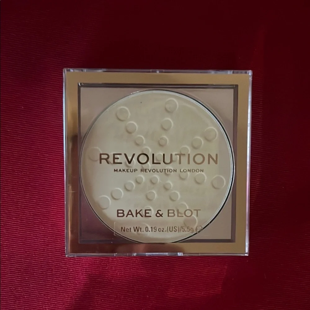 Revolution Makeup Bake & Blot Powder Set